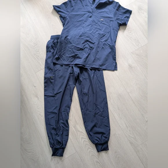 Navy Blue Scrub Set - Picture 2 of 4